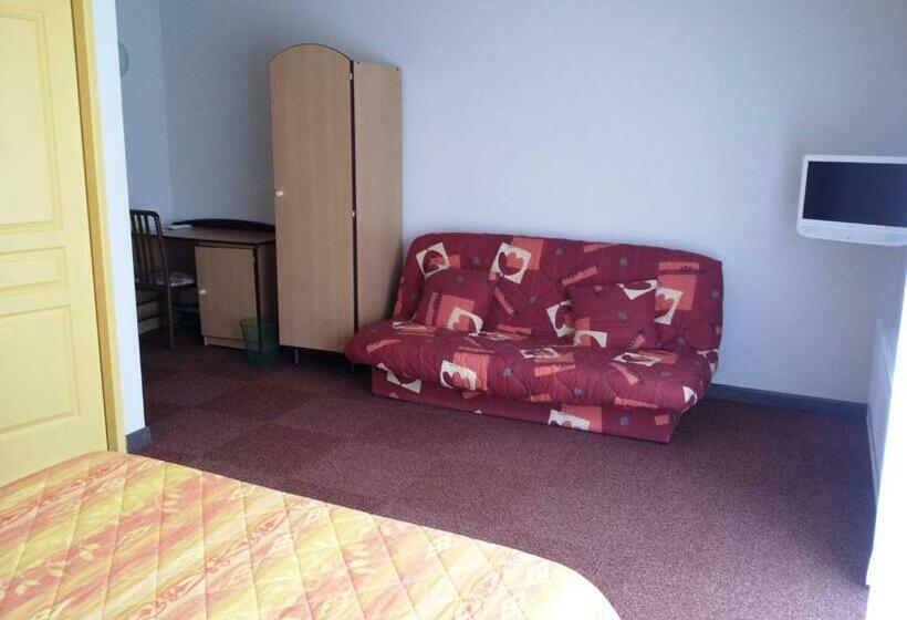 标准三人间, Tour Hôtel