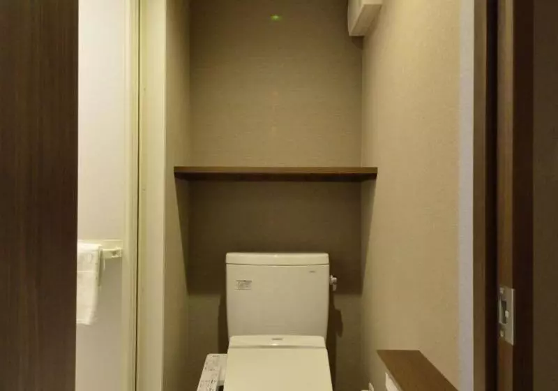 Comfort-huone, Un Hôtel En Ville