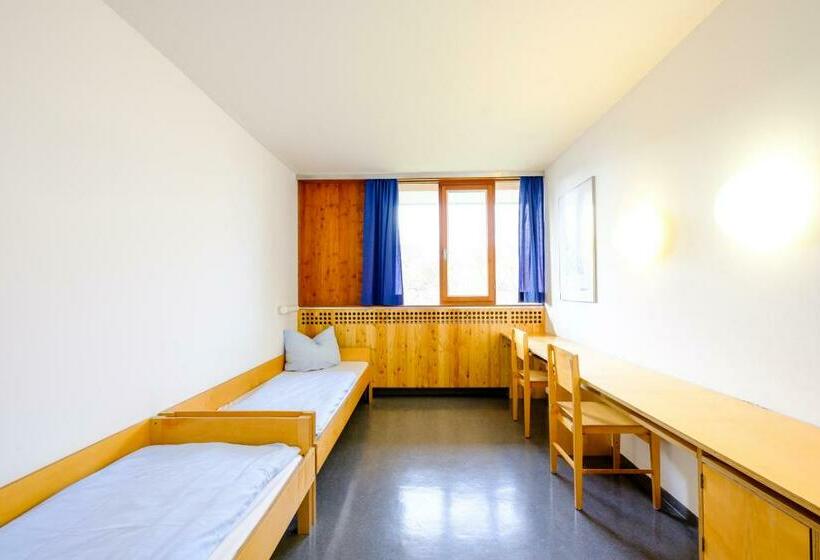 Номер Стандарт, Internationales Jugendgästehaus Dachau