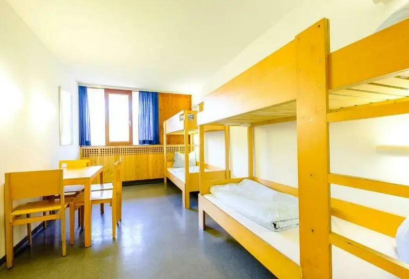 Standard Neljän Hengen Huone Jaettu Kylpyhuone, Internationales Jugendgästehaus Dachau
