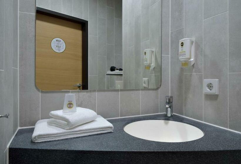 패밀리 룸, B&b Hotel Düsseldorf Airport