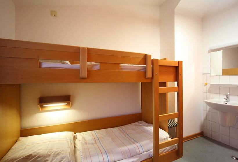 バス共有のスタンダードルーム, Djh Jugendherberge Greifswald   Hostel
