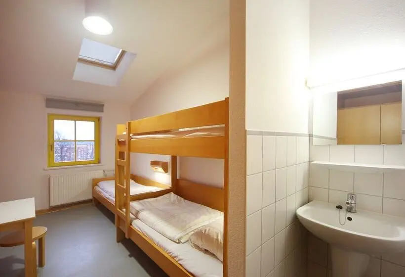 バスルーム共有のトリプルスタンダード, Djh Jugendherberge Greifswald   Hostel