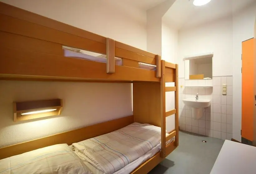 バス共有のスタンダードルーム, Djh Jugendherberge Greifswald   Hostel