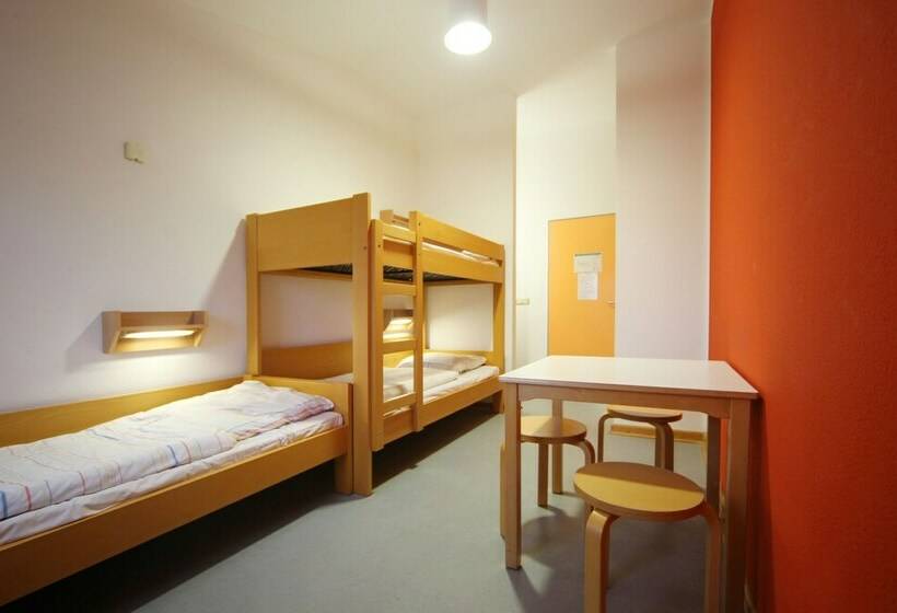 バスルーム共有のトリプルスタンダード, Djh Jugendherberge Greifswald   Hostel