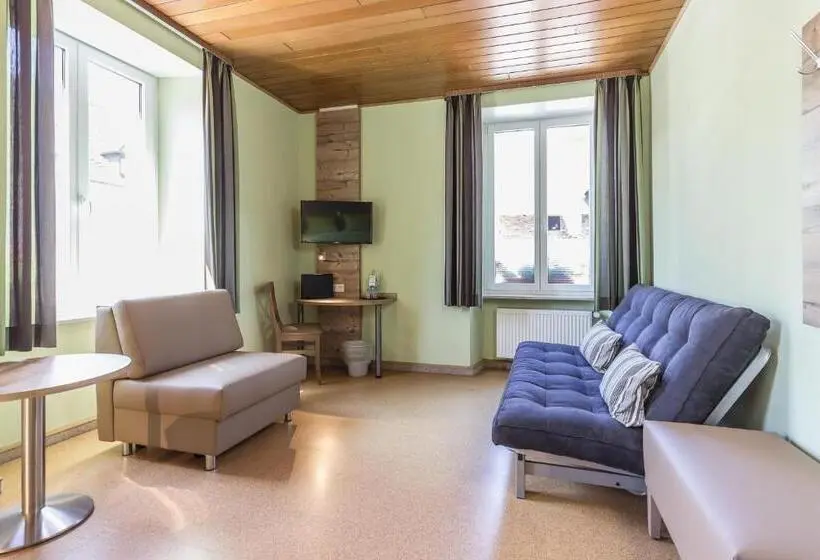 Classic Quadruple Occupancy Room, Altes Schulhaus