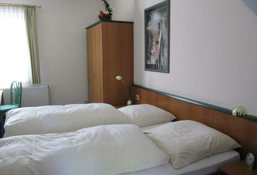 标准三人间, Altes Zollhaus Am Klinikum