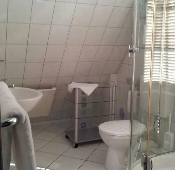 اتاق استاندارد, Altes Zollhaus Am Klinikum