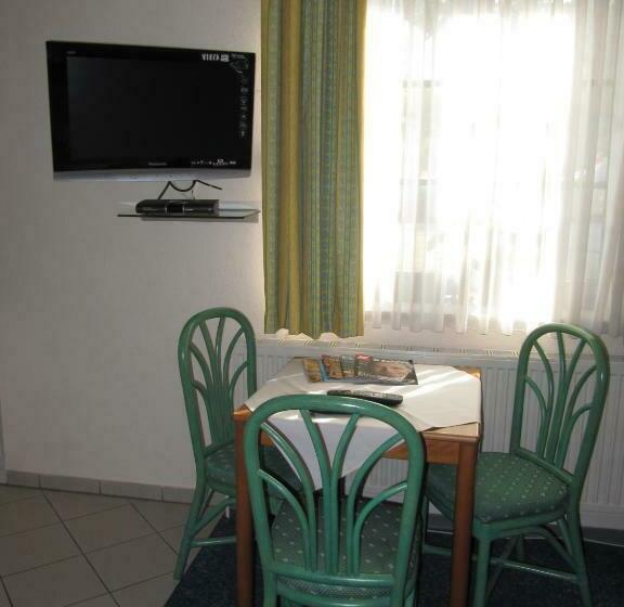 标准三人间, Altes Zollhaus Am Klinikum