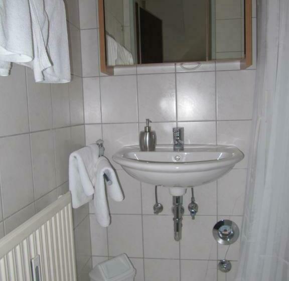 标准三人间, Altes Zollhaus Am Klinikum