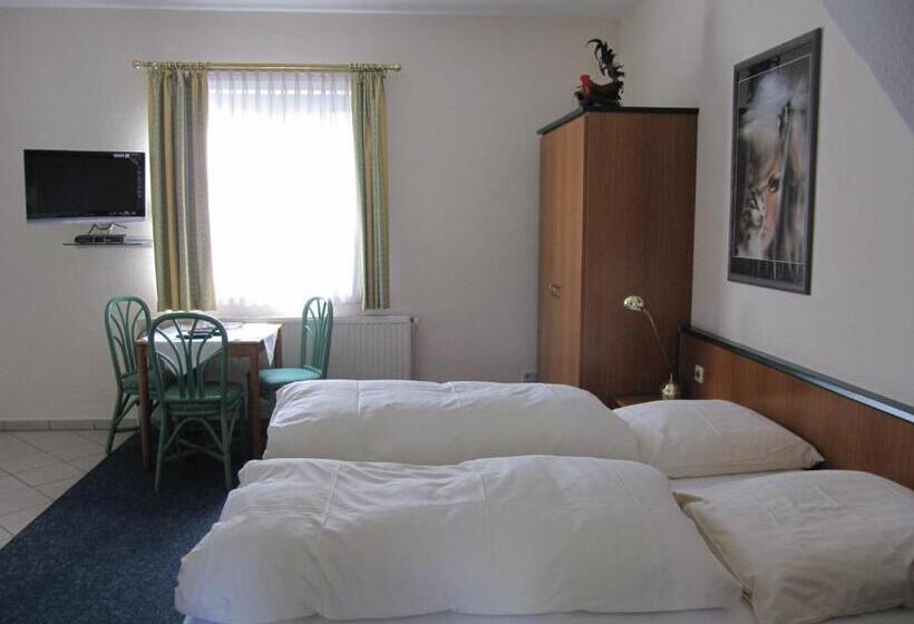 标准三人间, Altes Zollhaus Am Klinikum