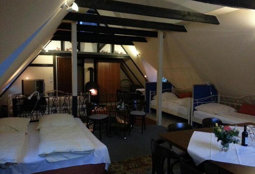 家庭间, Altes Zollhaus Am Klinikum