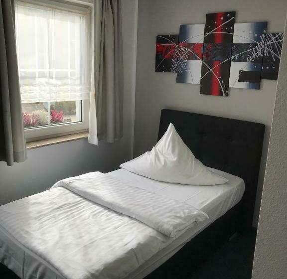 스탠다드 싱글 룸, Am Maibaum