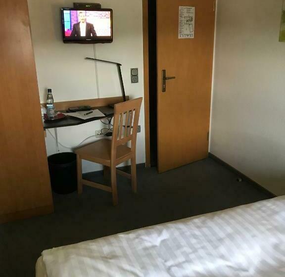 스탠다드 싱글 룸, Am Maibaum