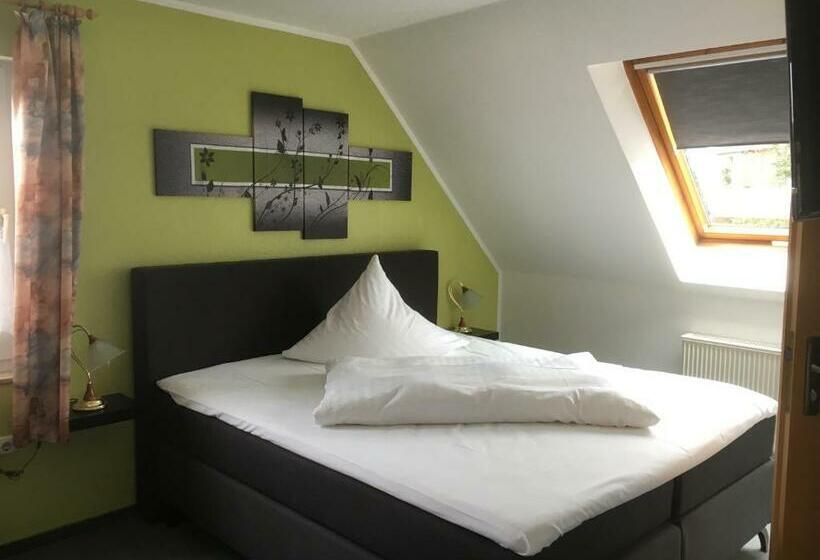 스탠다드 룸, Am Maibaum