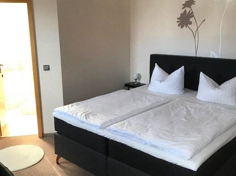 스탠다드 룸, Am Maibaum