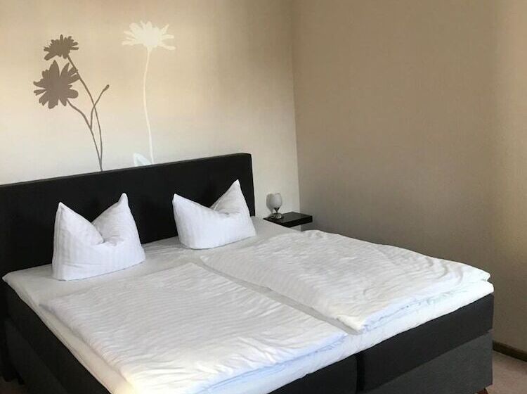 스탠다드 룸, Am Maibaum