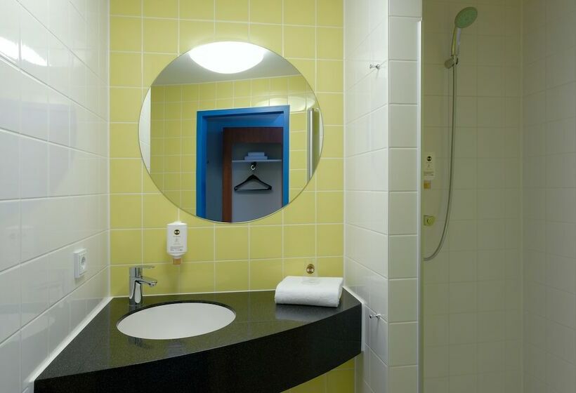 标准三人间, B&b Hotel Düsseldorf Mitte