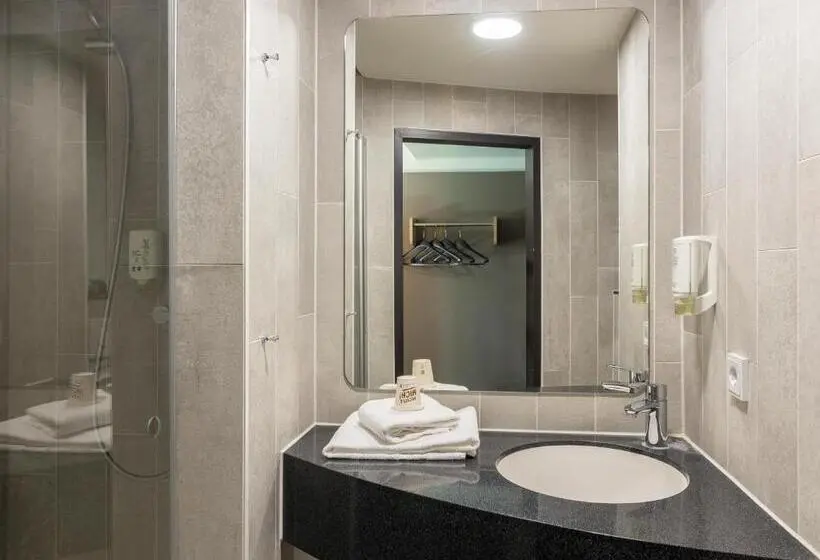 Perhehuone, B&b Hotel Düsseldorf Mitte
