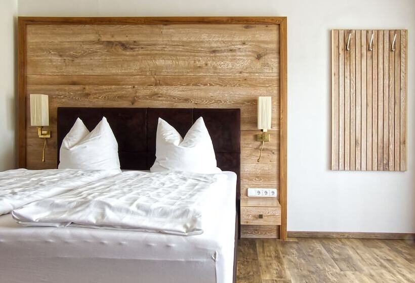 Номер Superior, Garnihotel Zur Linde Bayerischer Wald Aktivcard Mit 130 Kostenfreien Leistungen Kostenloser Pa