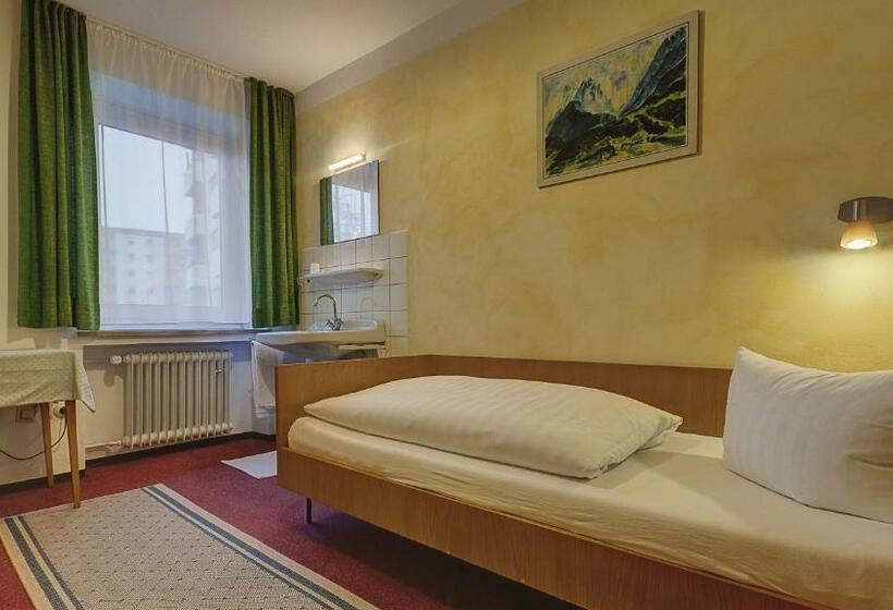 スタンダードシングルルーム, Luitpold