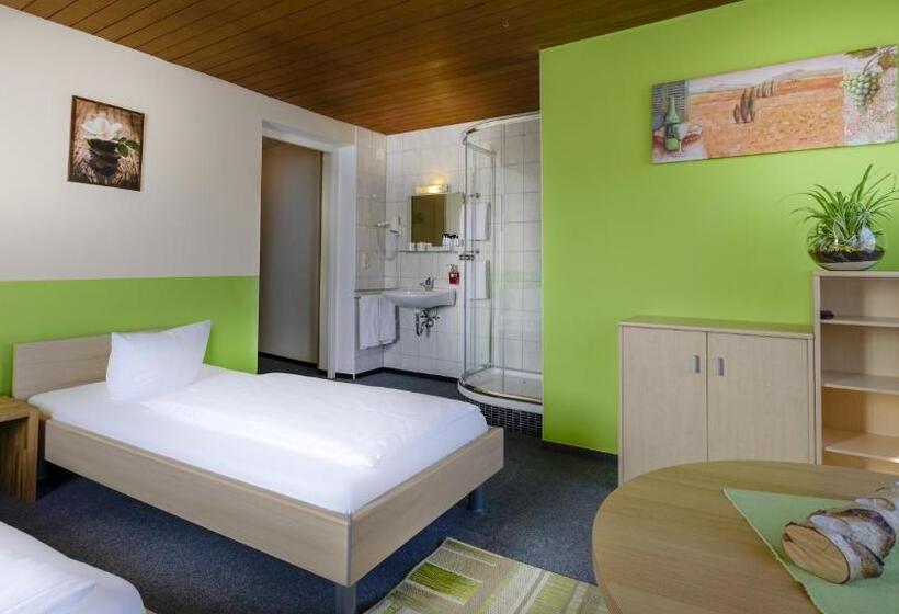 バス共有のスタンダードルーム, Luitpold