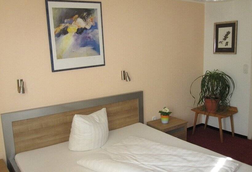 バス共有のスタンダードルーム, Luitpold