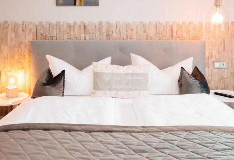 テラス付きスタンダードルーム, Schiffer