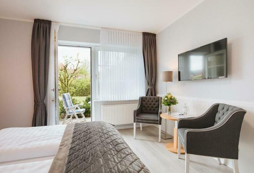 テラス付きスタンダードルーム, Schiffer