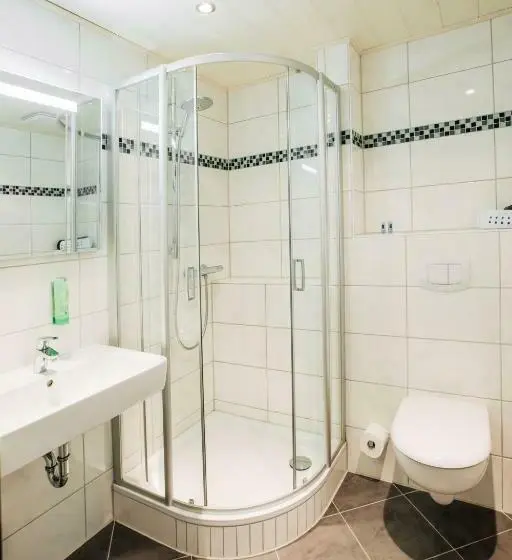 Standard-huone, Schiffer