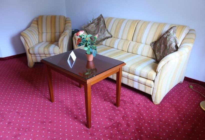 סטודיו סטנדרט עם מרפסת, Seeperle