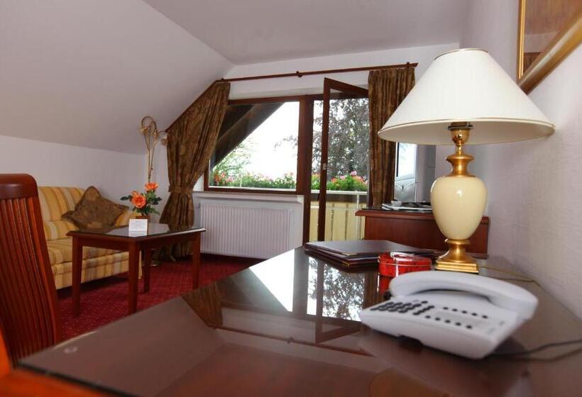 סטודיו סטנדרט עם מרפסת, Seeperle