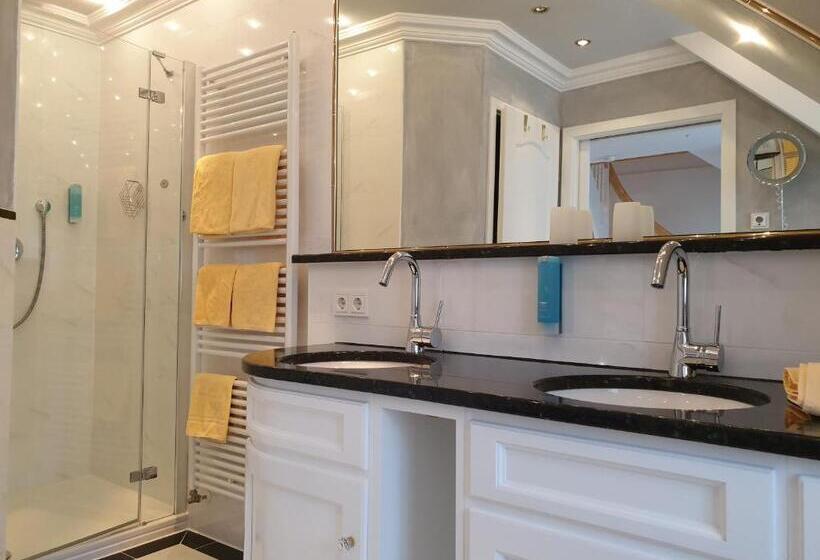 Студия Стандарт, Strand Cafe Meersburg