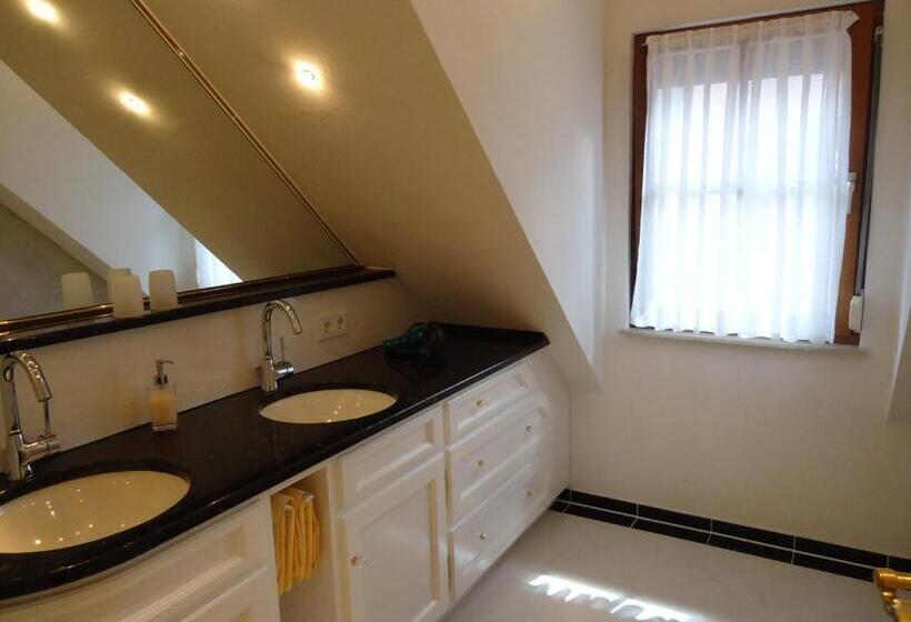 Студия Стандарт, Strand Cafe Meersburg