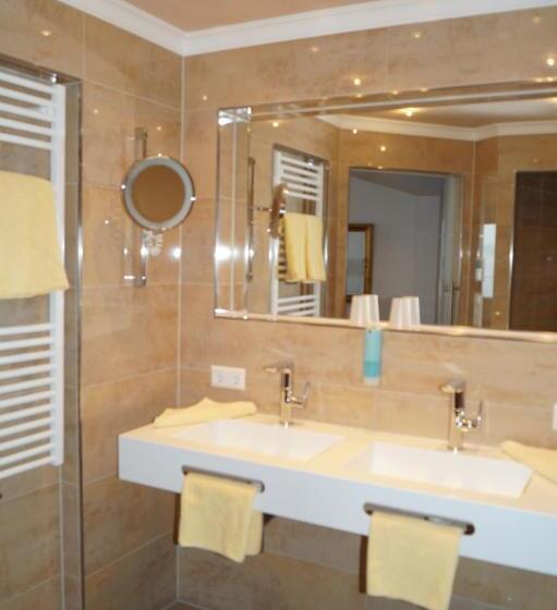 Suite with lake view, Strand Cafe Meersburg