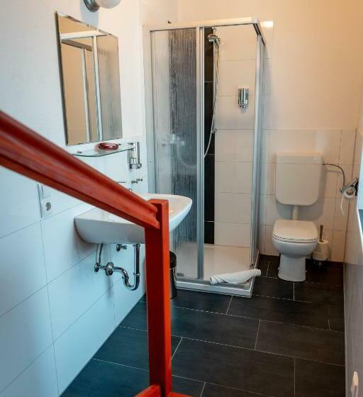 家庭间, Tiefenhagen Sauerland