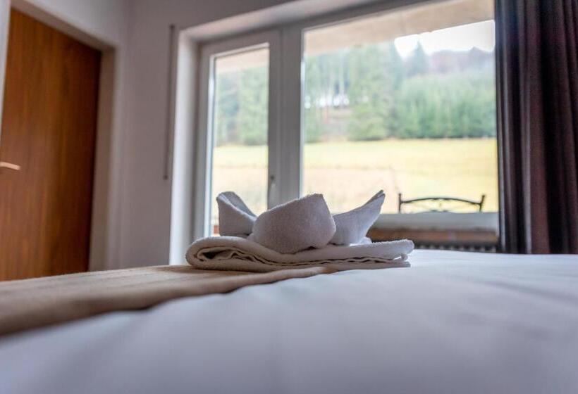 家庭间, Tiefenhagen Sauerland