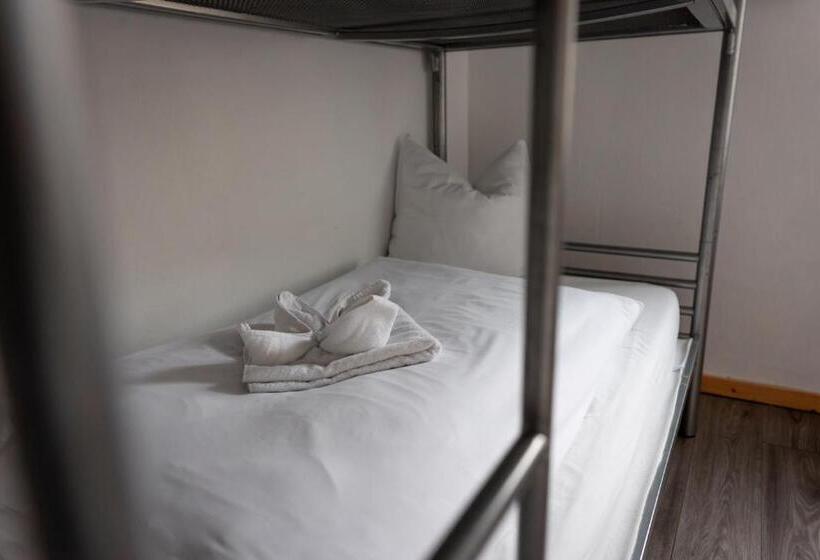 家庭间, Tiefenhagen Sauerland