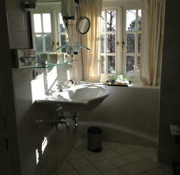 스탠다드 룸, Village