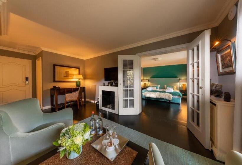 스위트 킹사이즈 침대, Village