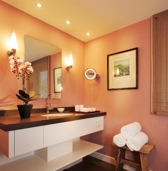 가든 전망 주니어 스위트, Village