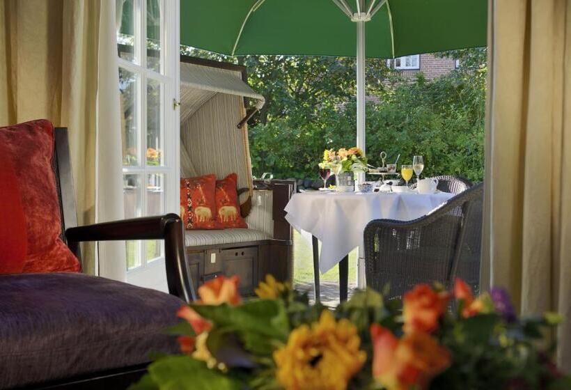 가든 전망 주니어 스위트, Village