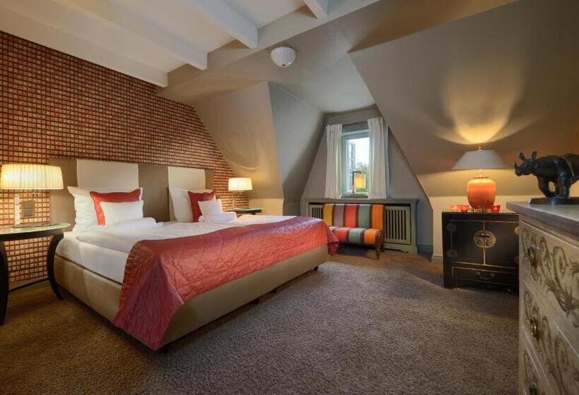 가든 전망 스위트, Village