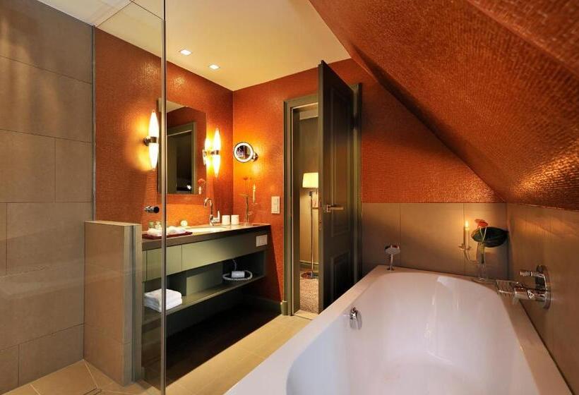 가든 전망 스위트, Village