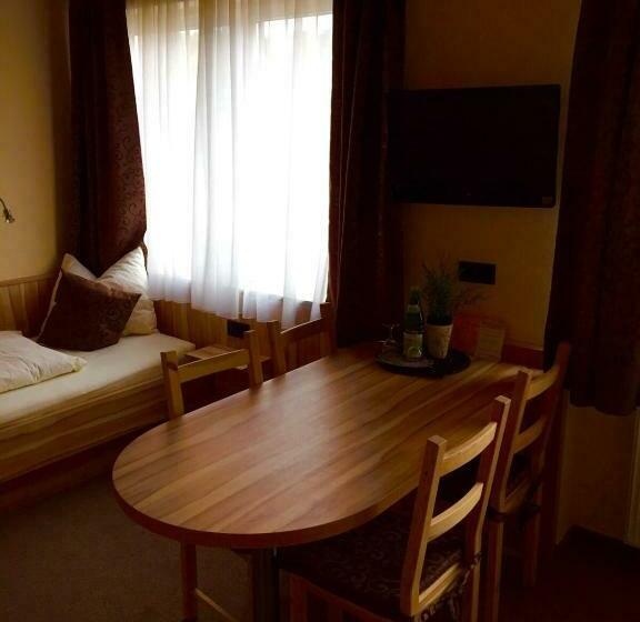 اتاق استاندارد سه نفره, Weinhaus Kreuter