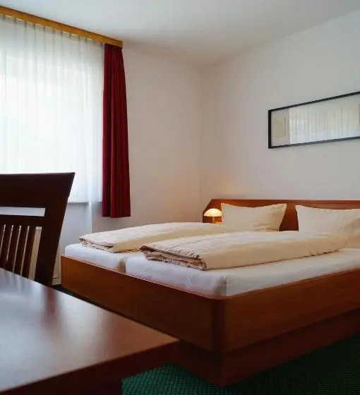 Standard-huone, Zur Post