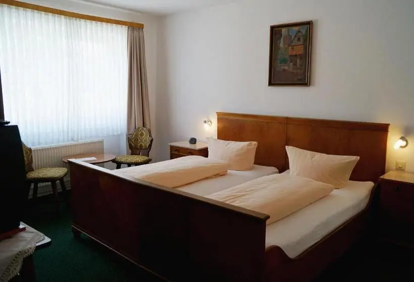 Standard Kolmen Hengen Huone, Zur Post
