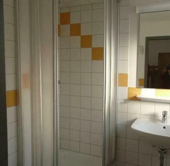 Perhehuone, Jugendherberge Flensburg