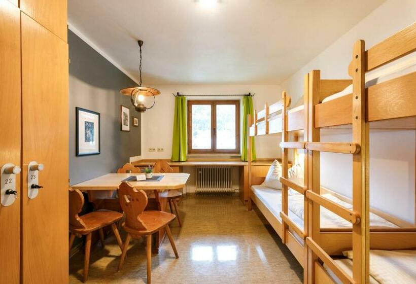 4인용 스탠다드 룸, Jugendherberge Kreuth Am Tegernsee