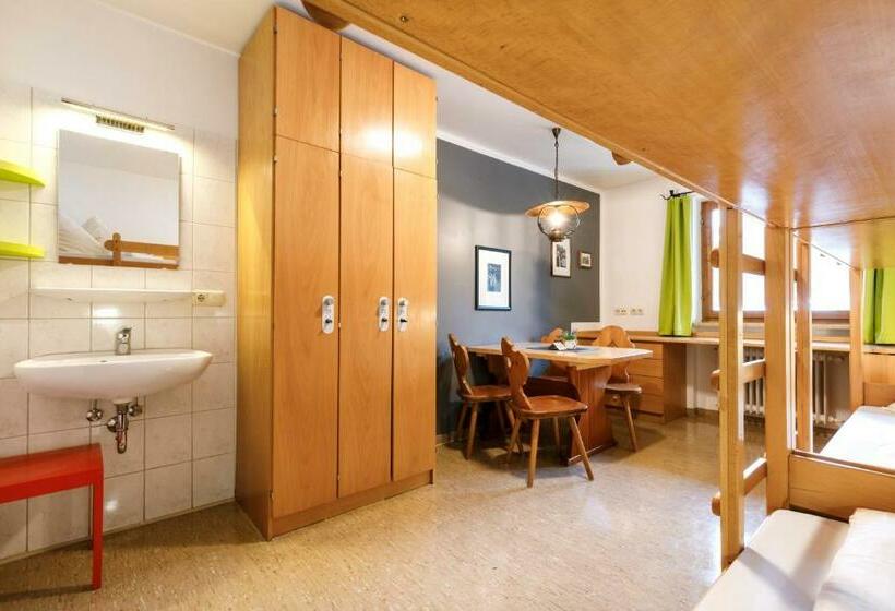 4인용 스탠다드 룸, Jugendherberge Kreuth Am Tegernsee